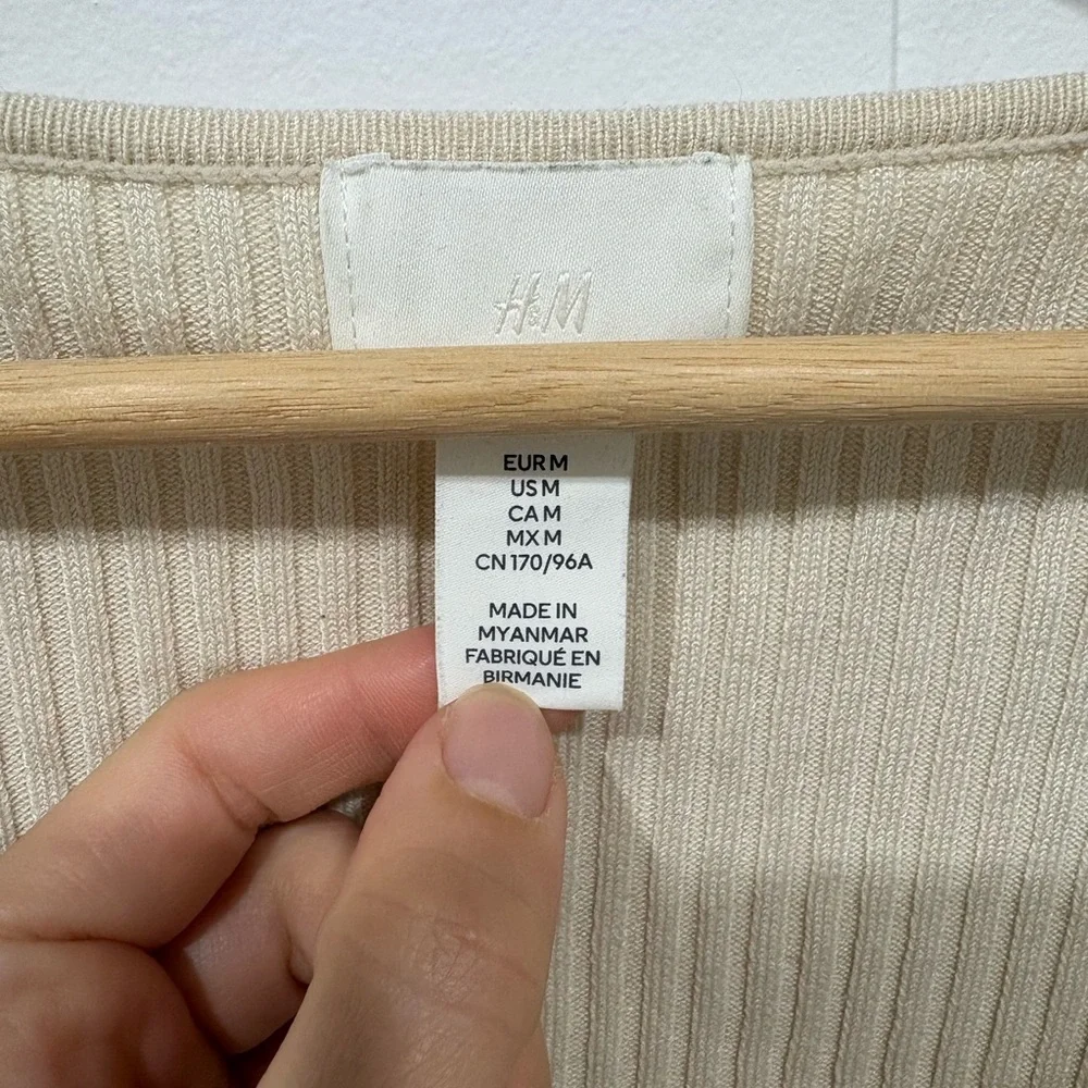 H&M Ribbed Scoop-Neck Long Sleeve Top in Cream - Picture 2 of 2